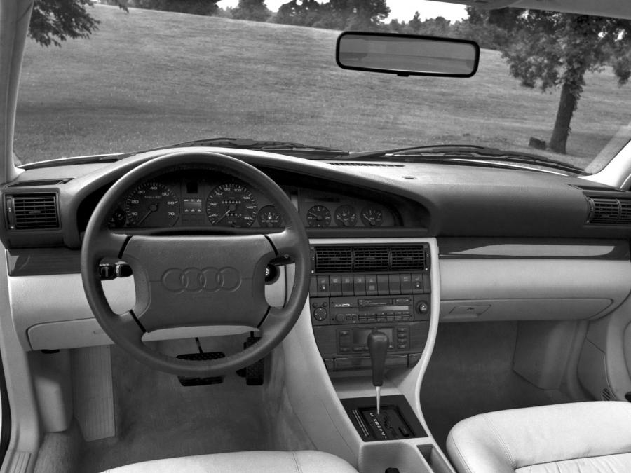 Торпедо Audi 100 (4A, C4) 1990 года  (NA) (фото 9 из 14)